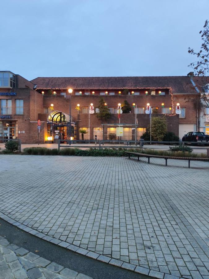 Hotel De Basiliek 3*